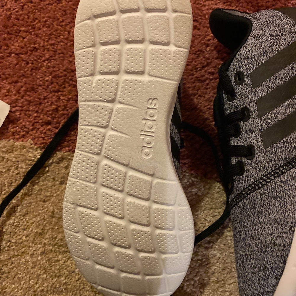 Shoes - Picture 7 of 8